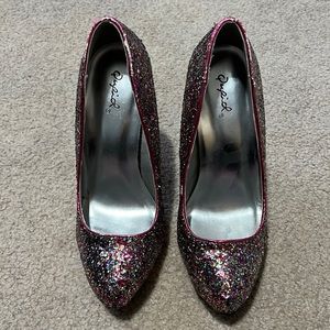 Glitter pumps